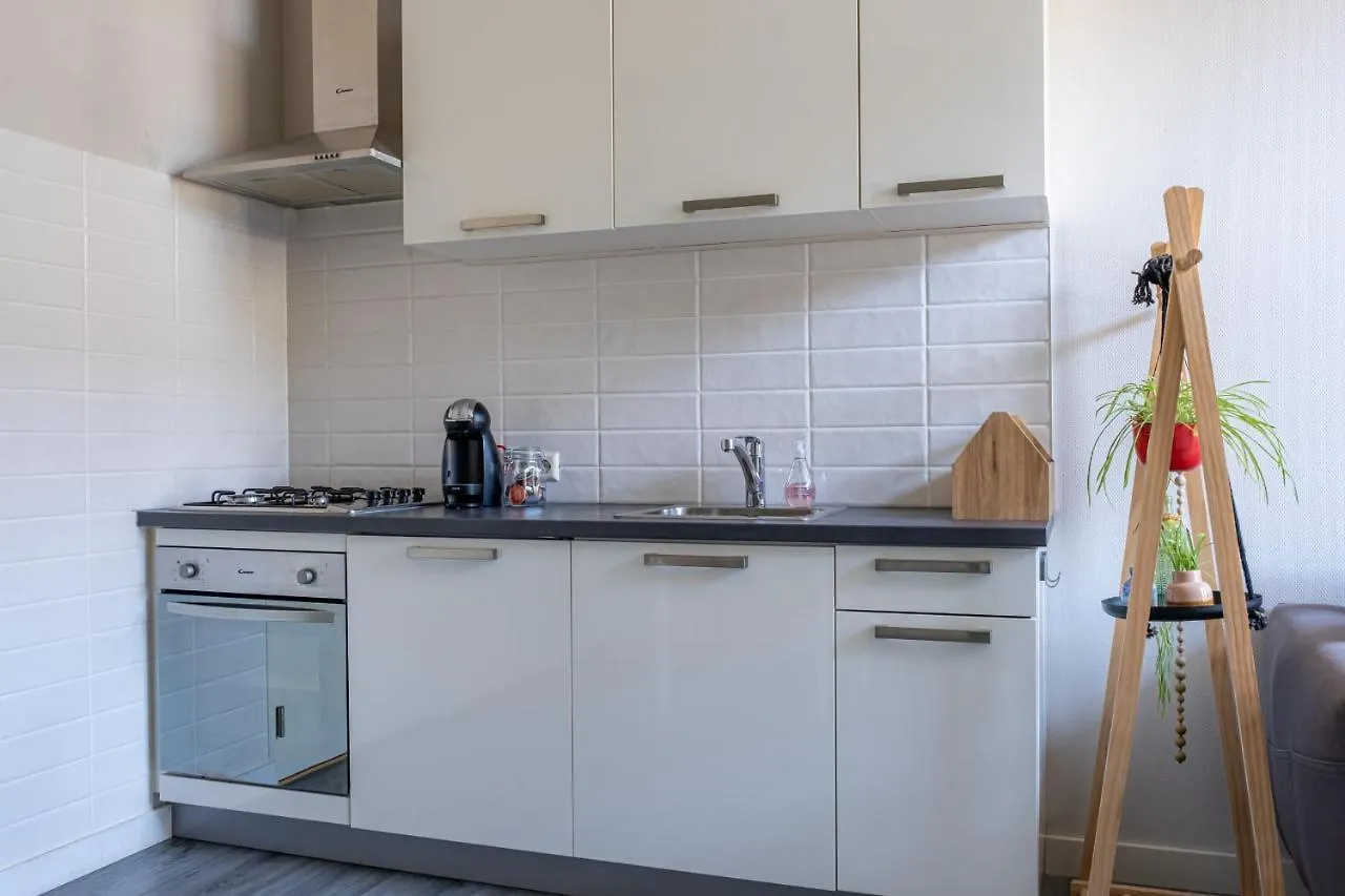 @ Geulle Apartment 0*,